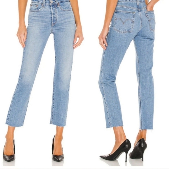 Levi's Wedgie Icon Jeans in Light Wash - Picture 3 of 12